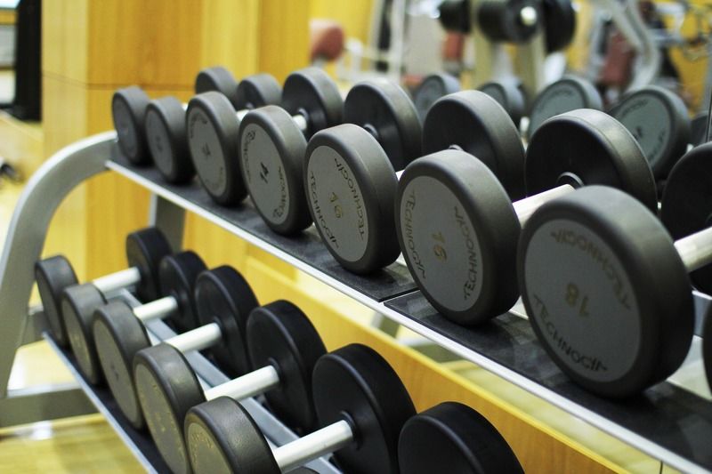 比什凯克猎户座酒店 外观 照片 Dumbbells on a rack