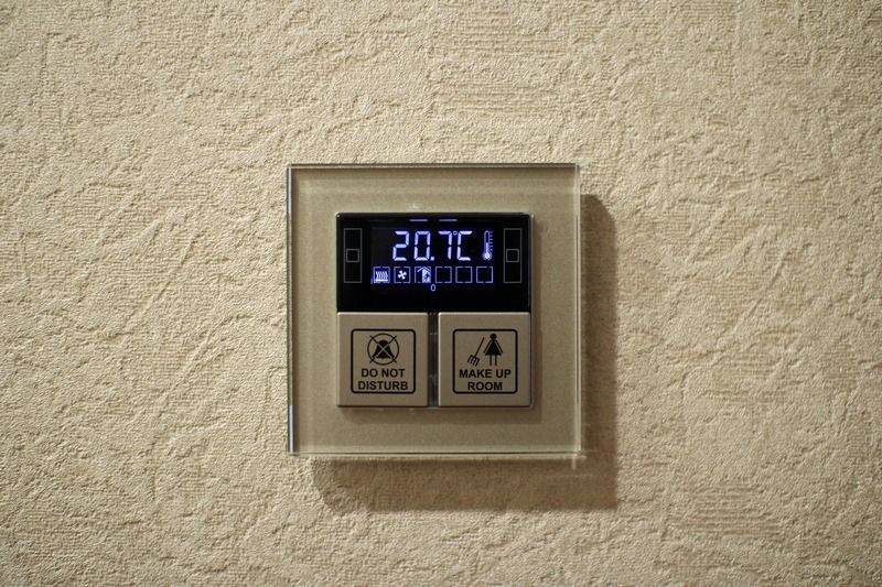 比什凯克猎户座酒店 外观 照片 A digital thermostat